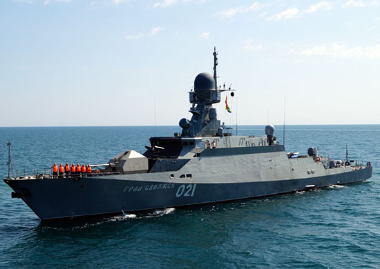 У берегов Одессы российский корабль стрелял ракетами над городом