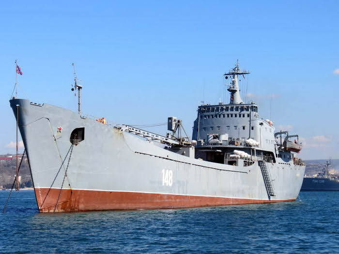 Уничтожен российский большой десантный корабль «Орск» (видео)