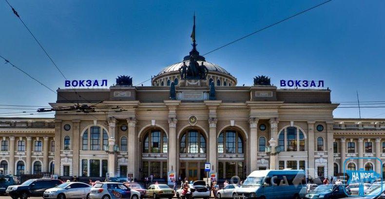 Одесская железная дорога готова эвакуировать до 20 тысяч человек в сутки