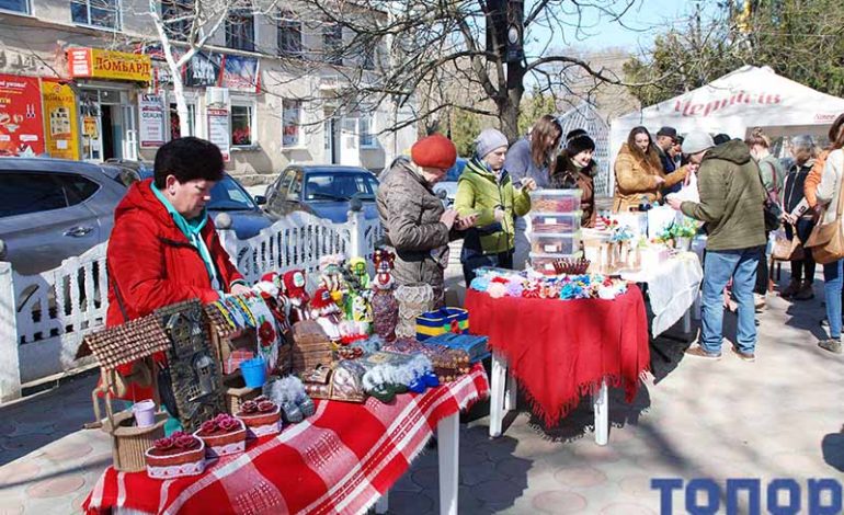 Болград: собранные на благотворительной ярмарке средства пойдут на поддержку морпехов