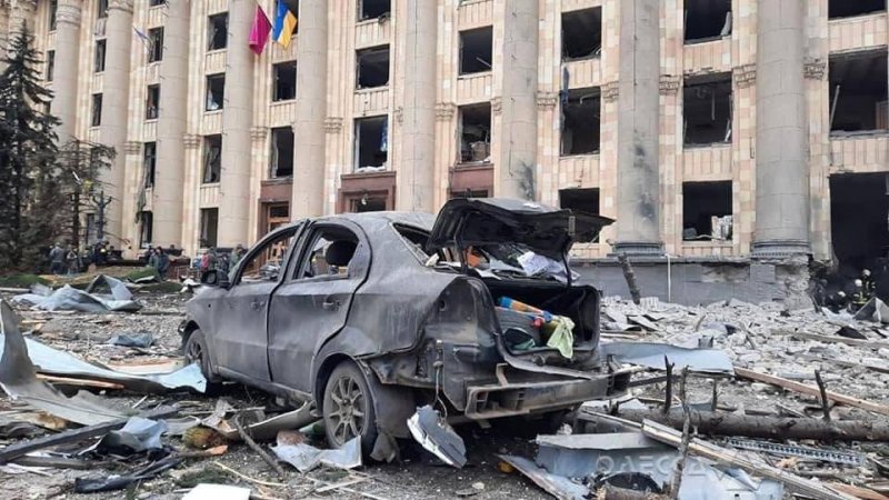 В Харькове обстреляли облгосадминстрацию: есть погибшие, среди них - ребенок