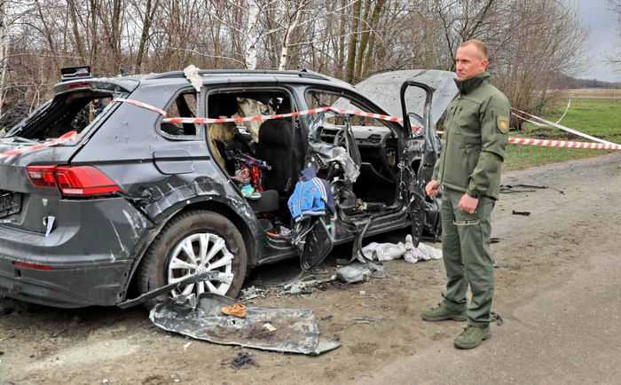 Під Києвом знайшли авто, в якому росіяни розстріляли трьох жінок та двох дітей