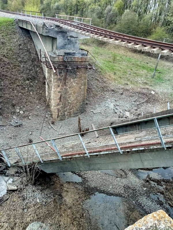 Под Курском разрушился железнодорожный мост, по которому оккупанты снабжали свои войска
