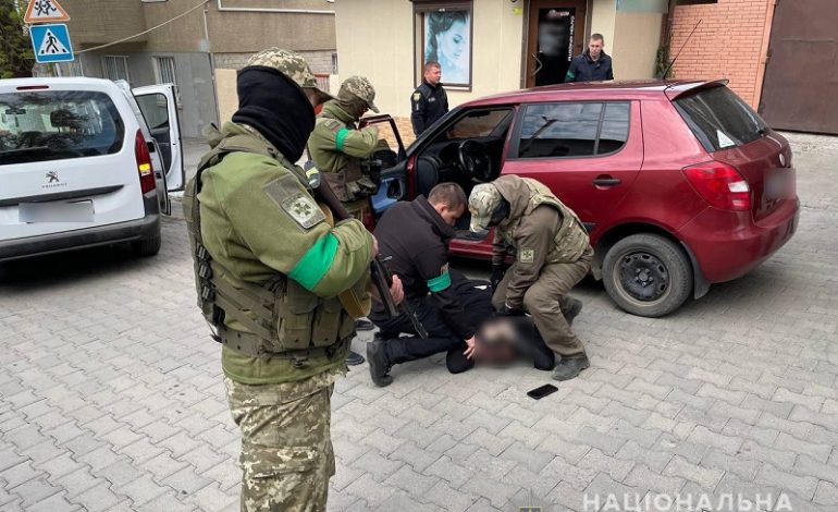 В Белгород-Днестровском задержали водителя с гранатой и запрещенными веществами