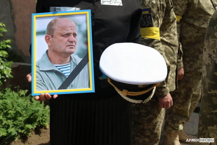 У Миколаєві попрощались з одним із кращих пілотів України