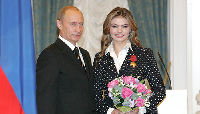Великобритания ввела санкции против любовницы Путина Кабаевой и всех их родственников