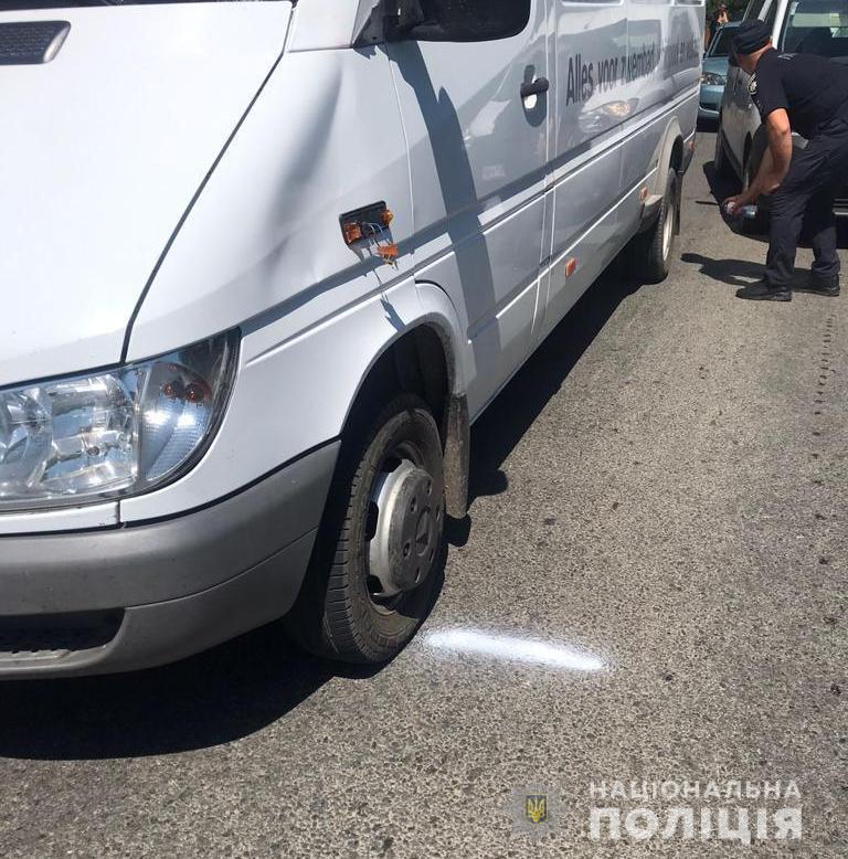 В Одесской области микроавтобус сбил 12-летнего парня
