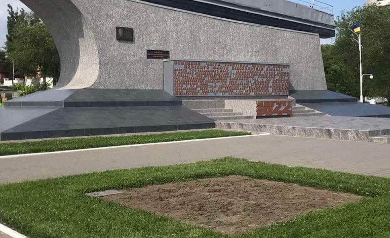 В Измаиле памятник морякам-дунайцам подвергся вандализму
