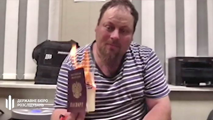 Россиянин в Одессе сжег свой паспорт (видео)