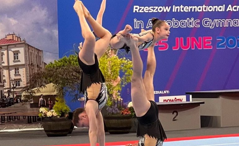 Акробатки из Белгорода-Днестровского стали финалистками на престижных соревнованиях