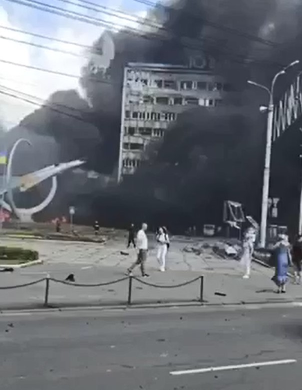 Оккупанты нанесли ракетный удар по центру Виннице: есть погибшие, включая ребенка (видео)