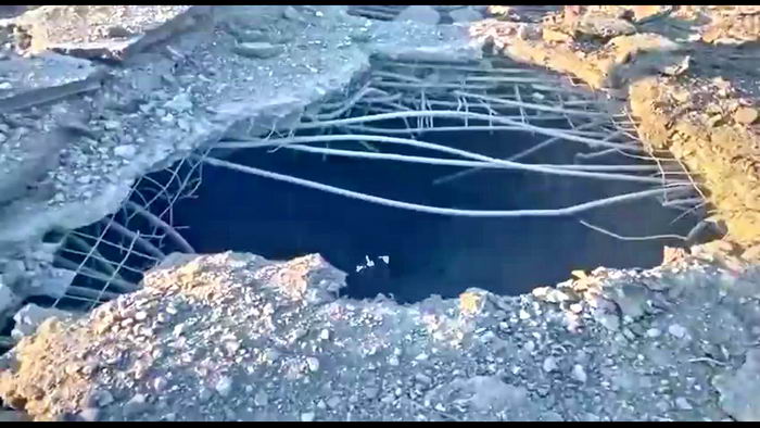 Антоновский мост в Херосне сильно поврежден ракетами (видео)
