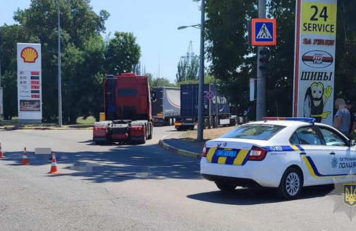 В Одессе на пешеходном переходе погибла женщина. Ребенок в больнице