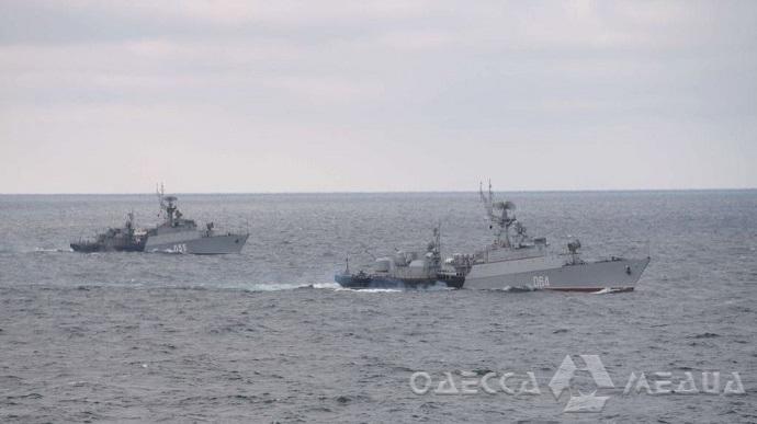 В Черном море российская армия держит наготове 11 катеров и кораблей