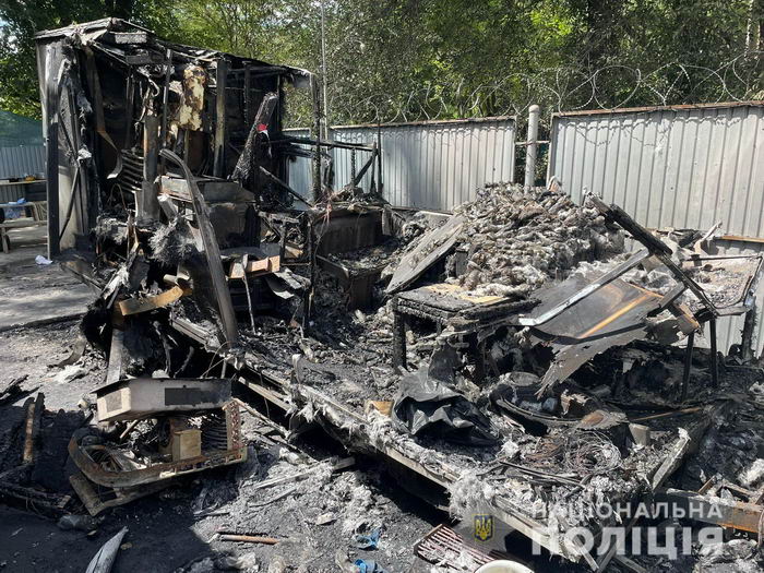 В Одессе сожгли трейлеры с помощью для беженцев – злоумышленник задержан