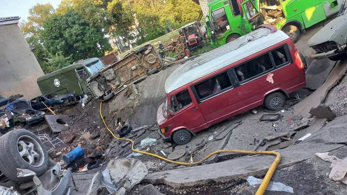 Новый ракетный удар по Харькову: разрушили общежитие трамвайного депо