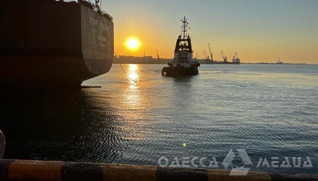 Из порта "Черноморск" вышли еще два судна с зерном