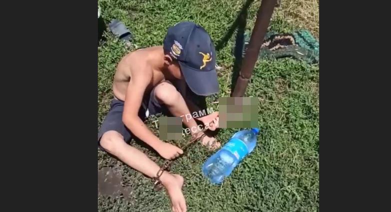 В Одесской области мальчика посадили на цепь за плохое поведение