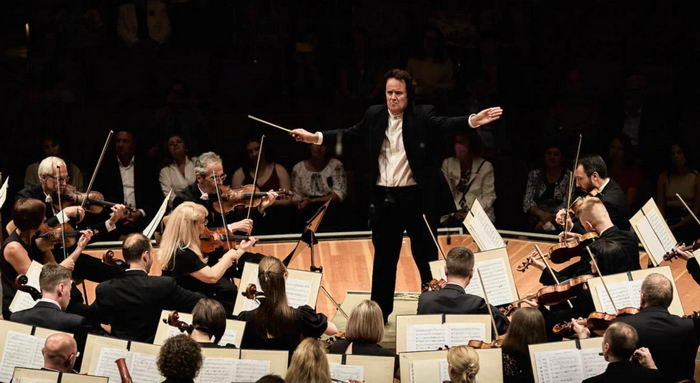 Одесский филармонический оркестр во главе с Хобартом Эрлом ярко выступил в Берлине