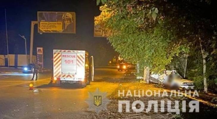 Под Одессой пьяный водитель врезался в столб – погиб юноша