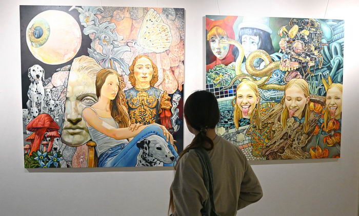 В галерее «#ARTODESSA» открылась выставка-манифест Валика Лапшина