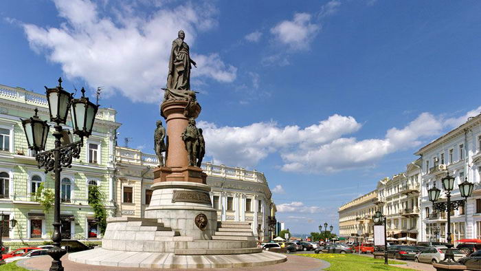 Одесские депутаты не поддержали демонтаж памятника российской императрице Екатерине II