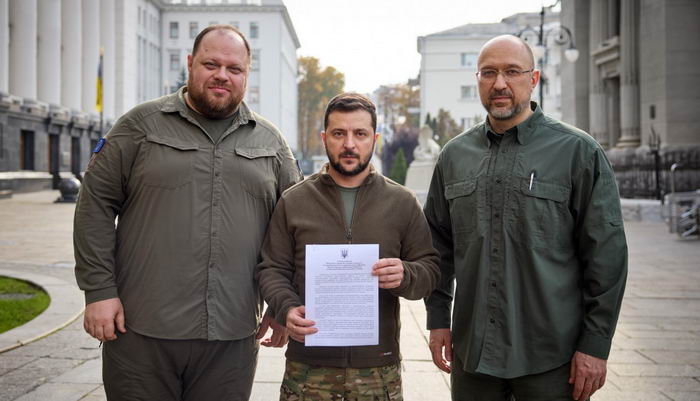Зеленский подписал заявку на вступление Украины в НАТО