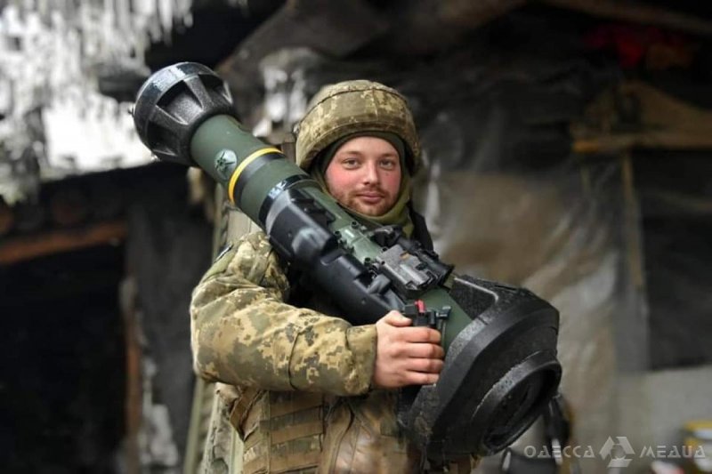 ВСУ отбивают атаки россиян на Донбассе, войска РФ вывозят людей из сел в районе Сватово