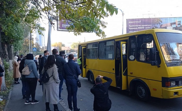 З 7 жовтня в Україні заборонять включати музику у громадському транспорті