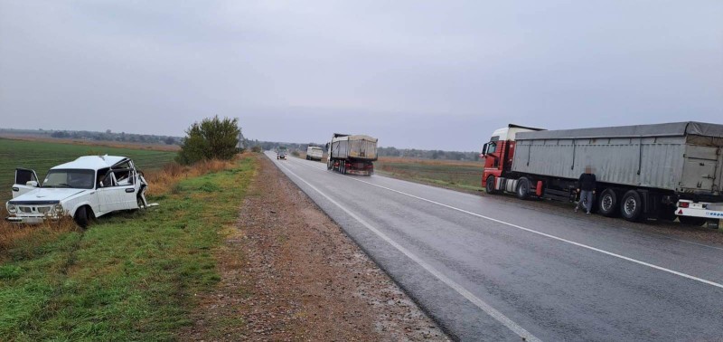 В Одесской области легковушка столкнулась с грузовиком: есть погибший