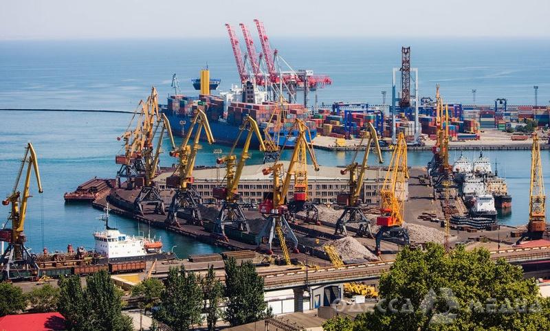 Порты Одесской области работают всего на 25-30% своих возможностей
