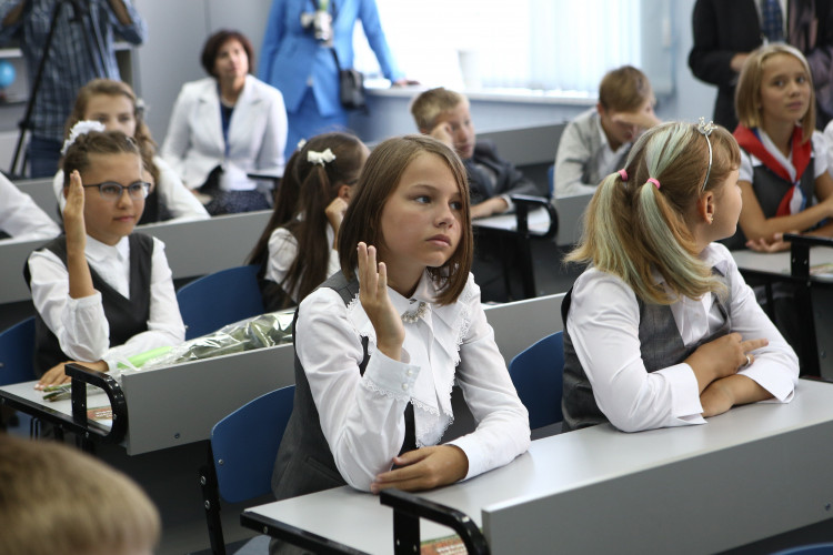 Одесские школьники возвращаются за парты с понедельника