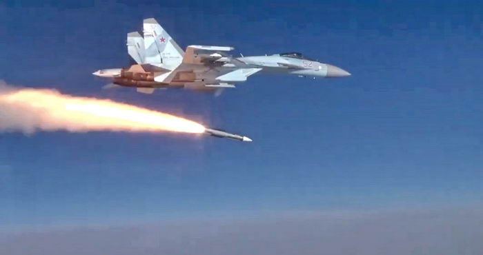 Рашисты утром выпустили 3 ракеты по Одесской области с самолета