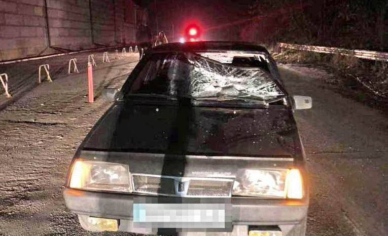 Под Одессой автомобиль сбил мужчину, который в темноте шел по краю дороги