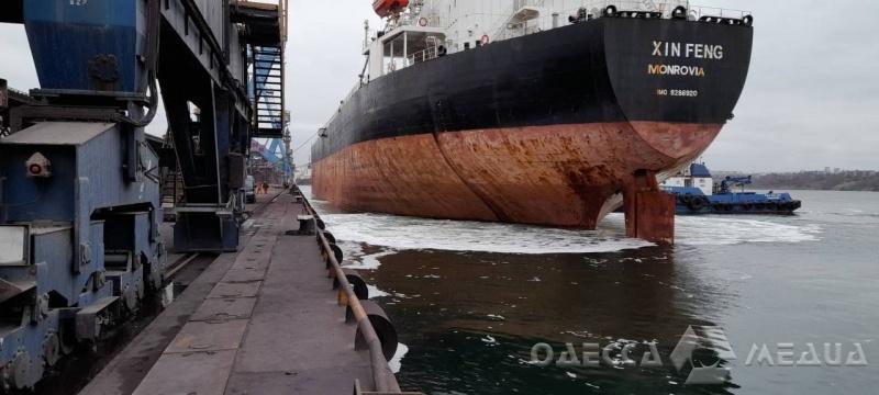 Из одесских портов вышли 4 судна с зерном для Европы и Азии