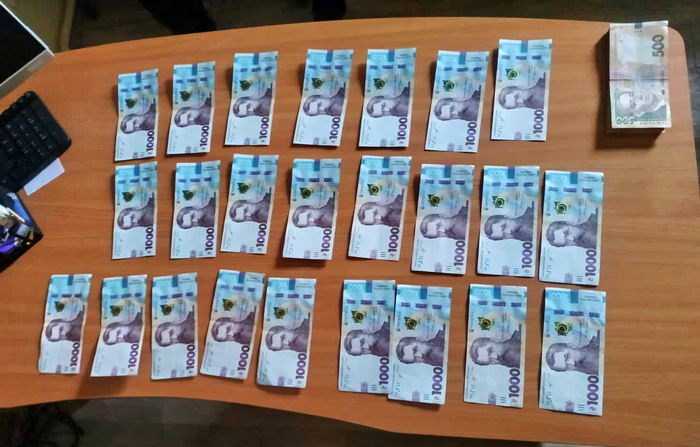 В Одесской области мужчина пытался подкупить полицейскую за 80 тыс. гривен