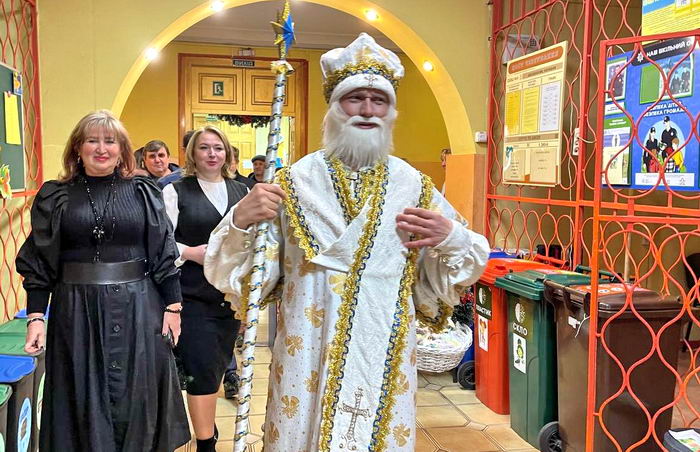 В Одессе избавляются от Деда Мороза – его заменил Святой Николай