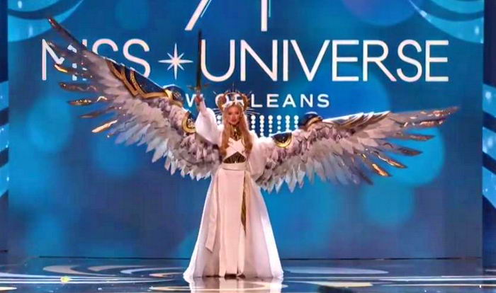 Украинка поразила зрителей на конкурсе “Мисс Вселенная” костюмом “Воин света”