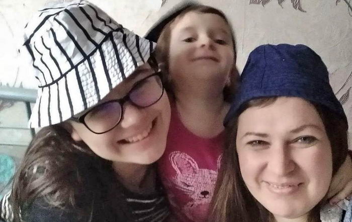 Погибли все вместе: в Днепре российская ракета убила мать и двух дочерей