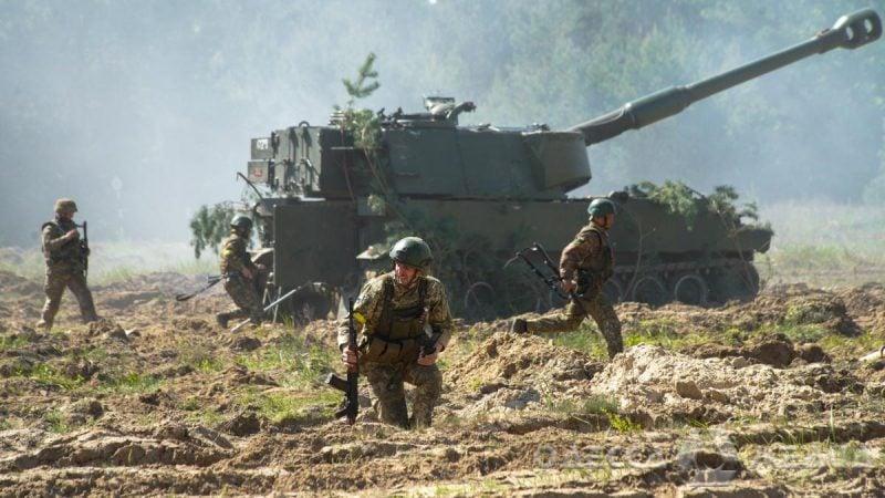 Армия России потеряла более 900 военных и под 60 единиц техники: сводка за сутки