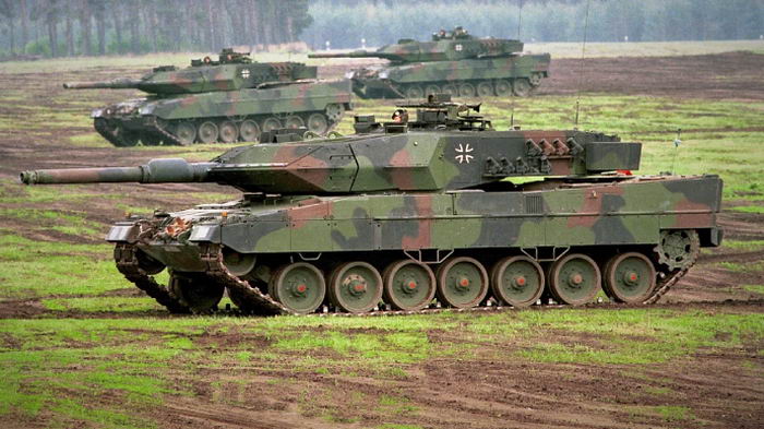 Немецкие танки едут в Украину для защиты от российских фашистов