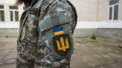Чиновника военкомата в Одесской области отправили в боевую часть после танцев под российскую песню
