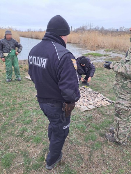 В Одесской области задержали двух браконьеров, наловивших рыбы на полмиллиона гривен