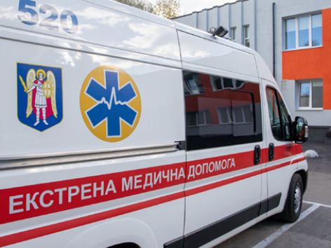 В Одессе пожилая женщина выпала с пятого этажа