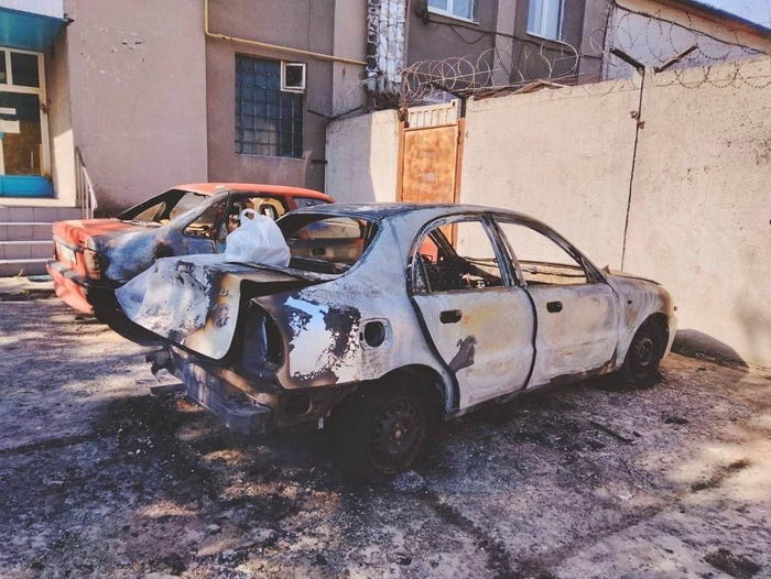 В Одессе в автомобиле взорвался смартфон – машина сгорела