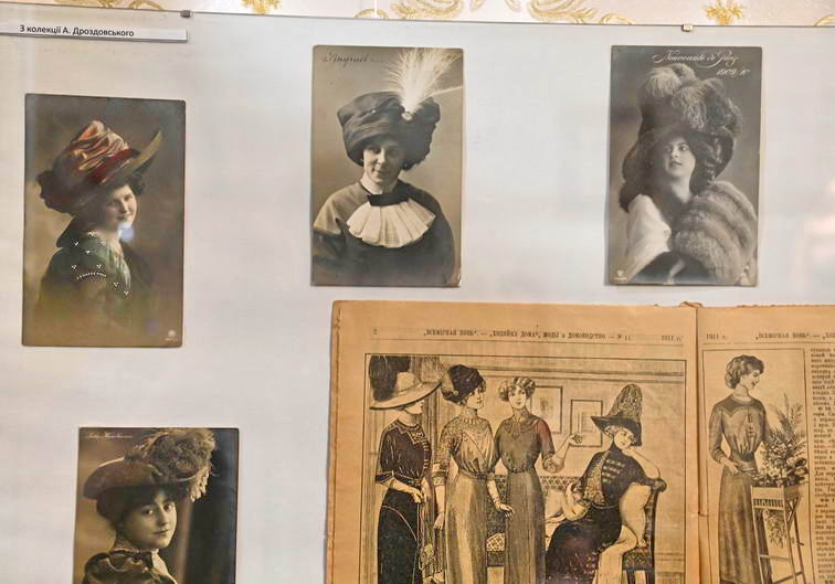 В Одессе продолжается выставка истории одесской моды “Лопни, или держи фасон!”