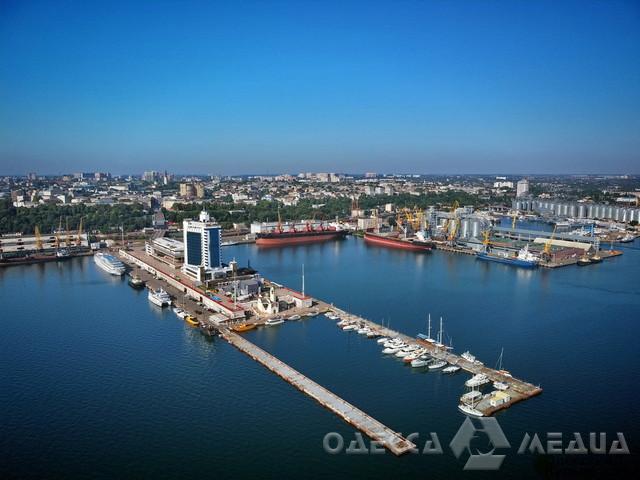 В порты большой Одессы под загрузку зайдут еще 2 грузовых судна