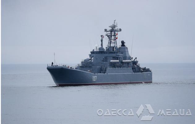 В Черном море на боевом дежурстве находится 2 российских корабля