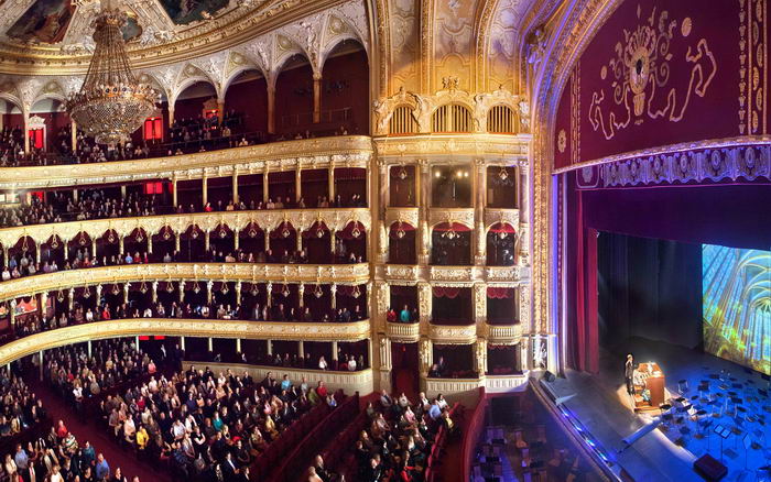 В Одесском оперном театре приглашают на органный концерт