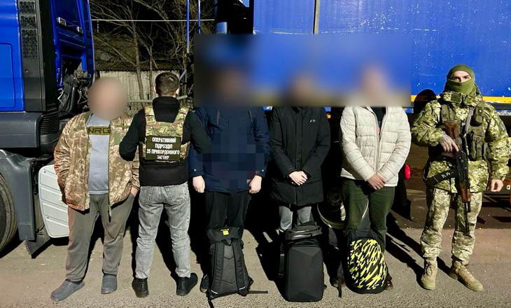 В Одесской области задержали 5 уклонистов на границе, которые прятались в автомобилях